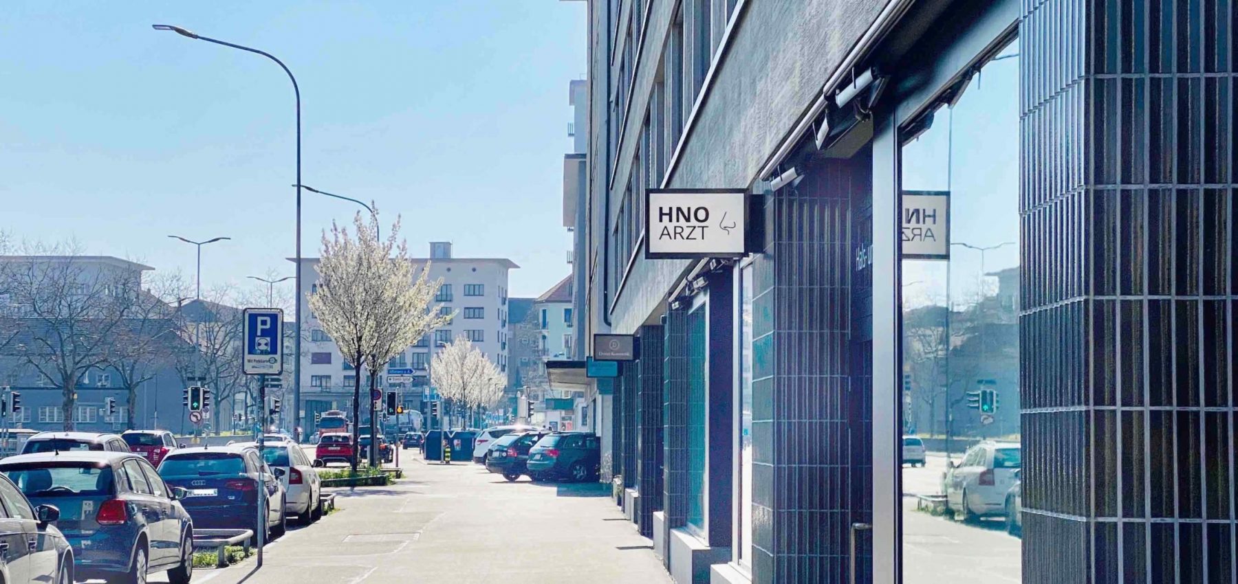 Aussenansicht des Gebäudes an der Bremgartnerstrasse 1